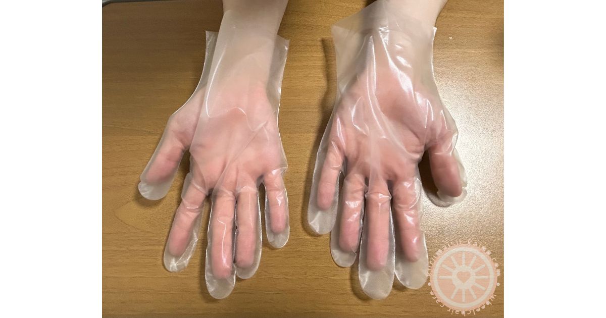 介助グローブの代用に使ったエンボス加工ポリエチレン手袋